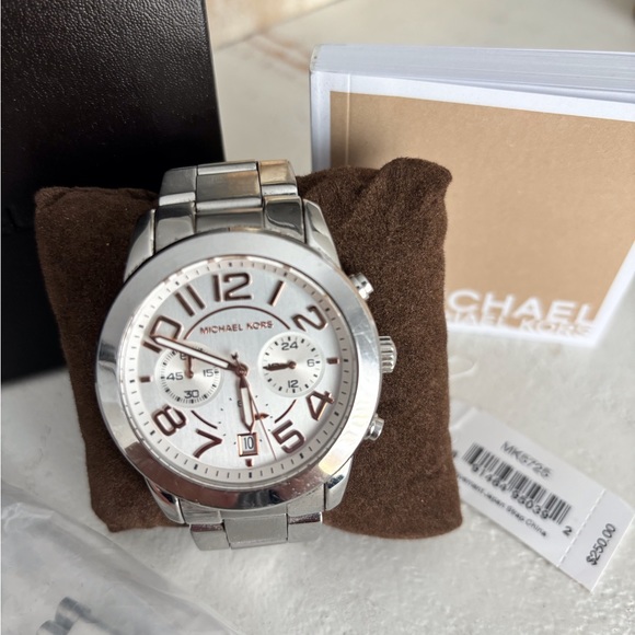 MK Link Watch - Picture 7 of 7